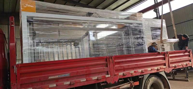 打包機裝車發貨